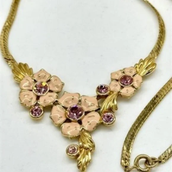Vintage Trifari Necklace Floral Pink Rhinestones Signed - Picture 2 of 3
